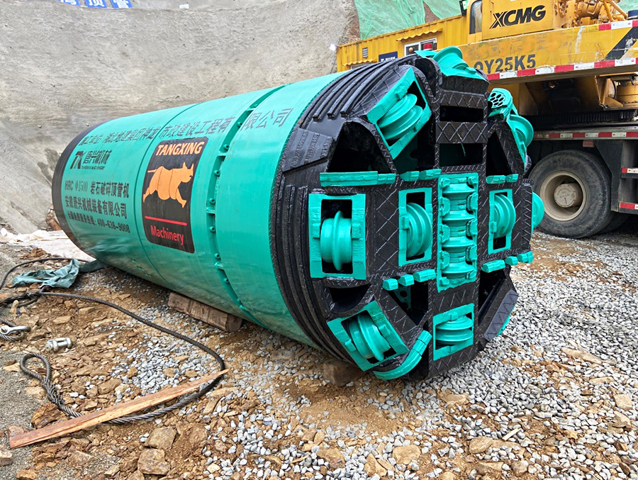 DN1500巖石破碎頂管機